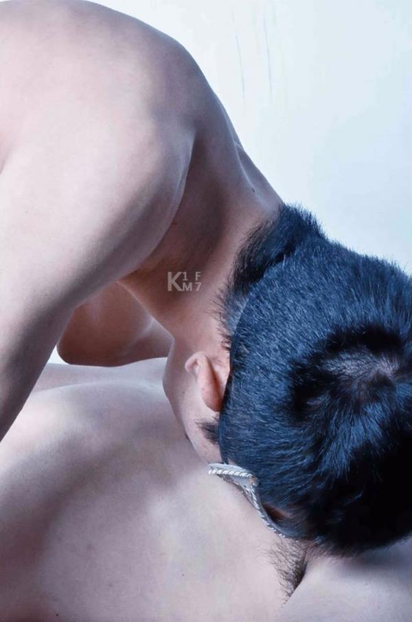 BE-A-MODEL-1-創刊號-X-ISSUE-面具男的情慾世界